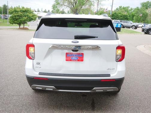Oxford White 2024 Ford Explorer XLT