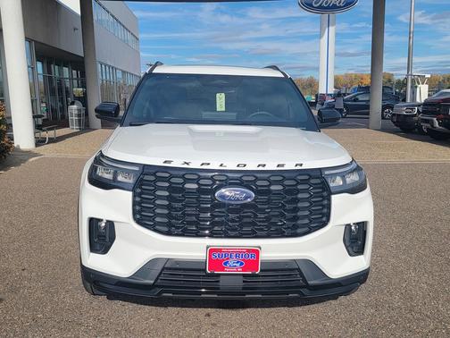 Star White Metallic Tri-Coat 2026 Ford Explorer ST-Line
