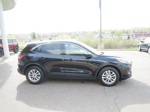 Agate Black Metallic 2020 Ford Escape SE