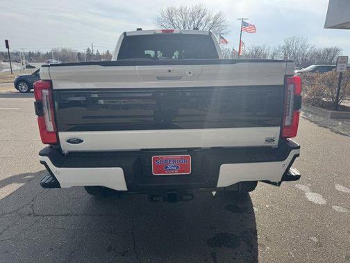 2025 Ford F-350 Platinum
