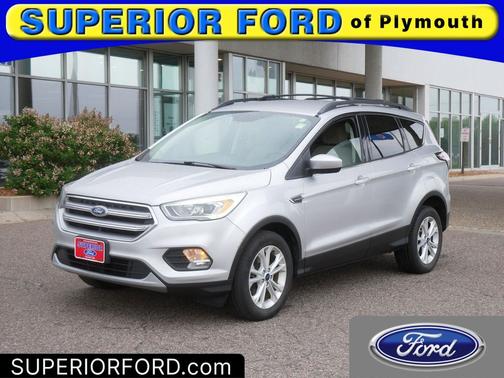 Ruby Red Metallic Tinted Clearcoat 2017 Ford Escape SE