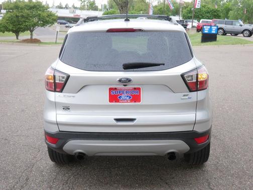 Ruby Red Metallic Tinted Clearcoat 2017 Ford Escape SE