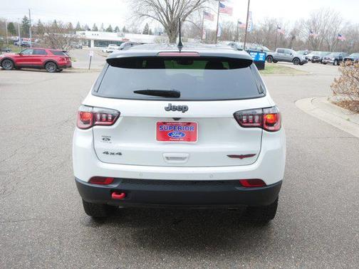 Bright White Clearcoat 2025 Jeep Compass Trailhawk