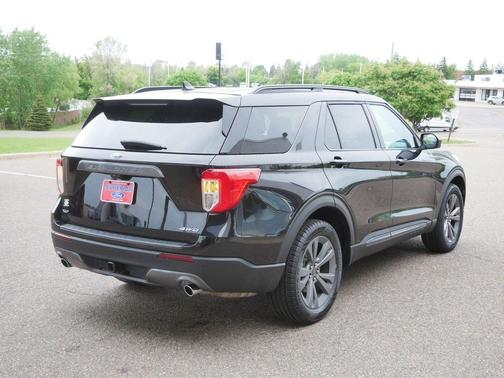 Agate Black Metallic 2023 Ford Explorer XLT