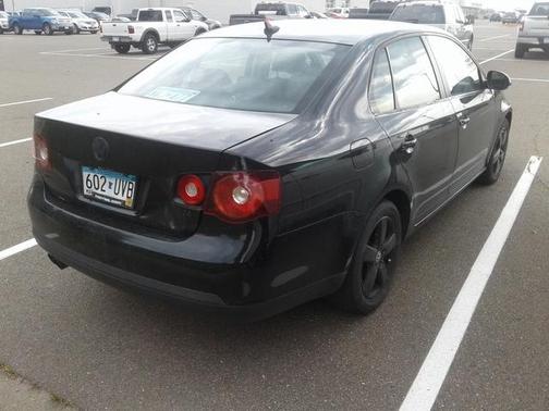 Photo 5 of 11 of 2009 Volkswagen Jetta SE