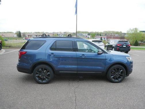 Blue Metallic 2018 Ford Explorer XLT