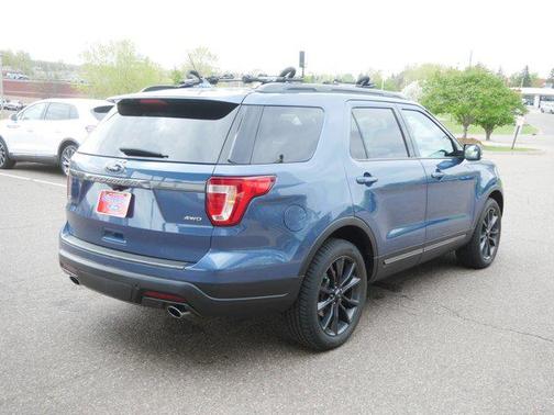 Blue Metallic 2018 Ford Explorer XLT
