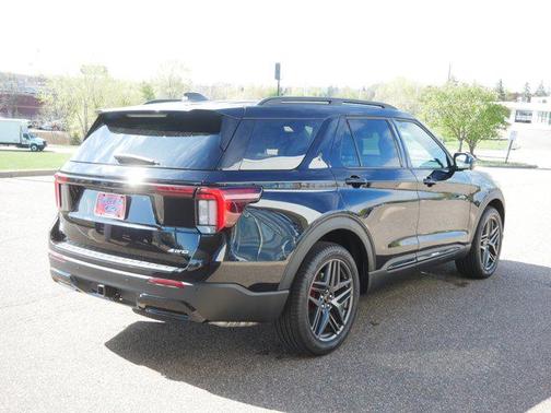 Agate Black Metallic 2025 Ford Explorer ST-Line