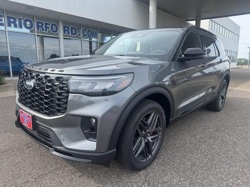 Carbonized Gray Metallic 2026 Ford Explorer ST-Line