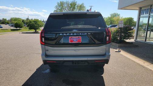 Glacier Gray Metallic Tri-Coat 2026 Ford Expedition Max Active 4x4