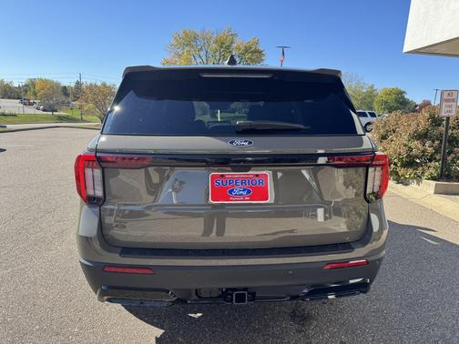 Marsh Gray 2027 Ford Explorer ST-Line