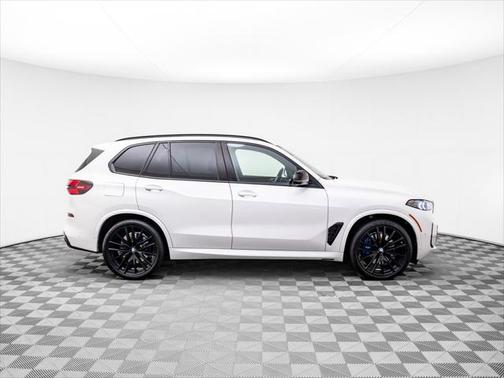2024 BMW X5 M60i