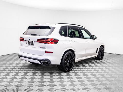 2024 BMW X5 M60i