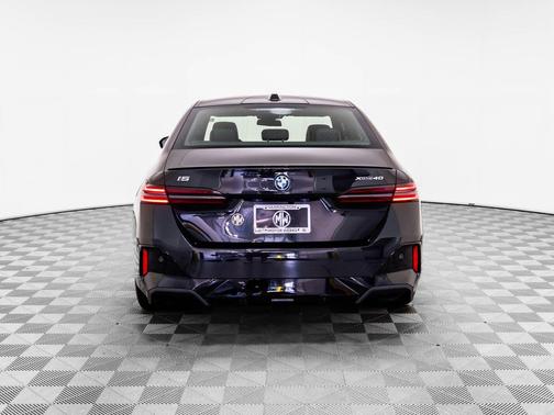 2026 BMW i5 xDrive40