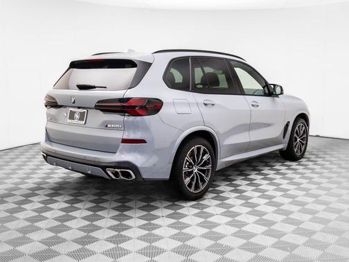 2025 BMW X5 M60i