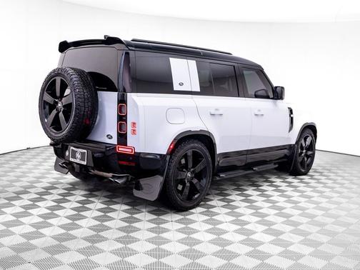 Yulong White Metallic 2023 Land Rover Defender 110 V8