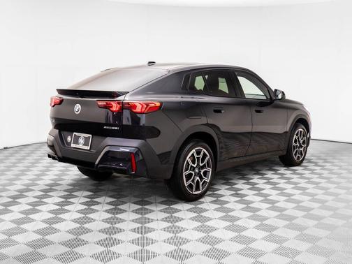 2025 BMW X2 xDrive28i