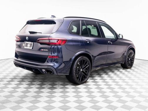 Carbon Black Metallic 2022 BMW X5 M50i