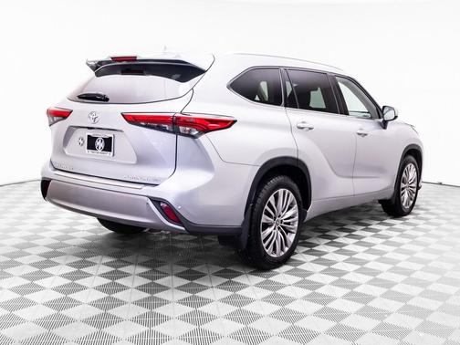 Celestial Silver Metallic 2021 Toyota Highlander Platinum