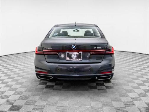 2022 BMW 740 i xDrive