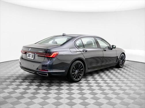 2022 BMW 740 i xDrive