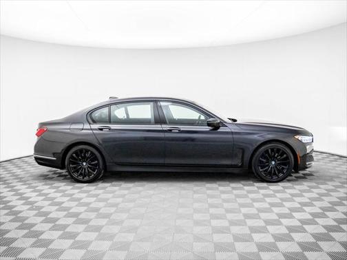 2022 BMW 740 i xDrive
