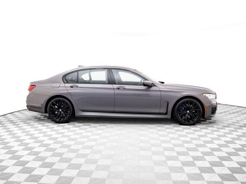 2022 BMW 750 i xDrive