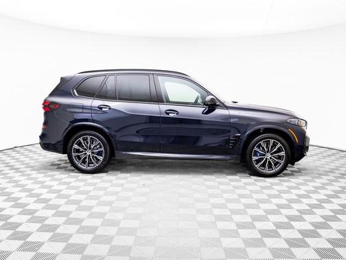 2025 BMW X5 M60i