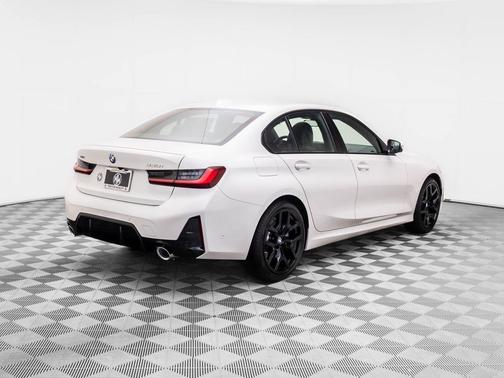 2026 BMW 330 i xDrive