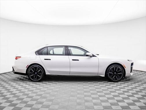 2023 BMW 760 i xDrive