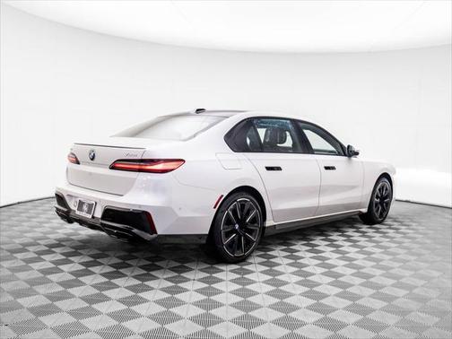 2023 BMW 760 i xDrive