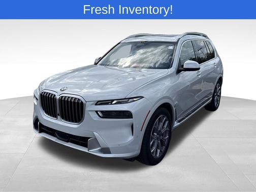 White Metallic 2026 BMW X7 xDrive40i