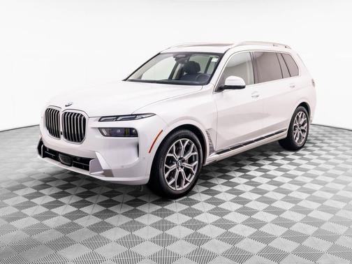 White Metallic 2026 BMW X7 xDrive40i