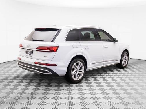 2020 Audi Q7 55 Premium Plus