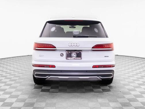 2020 Audi Q7 55 Premium Plus