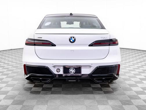 2025 BMW 760 xDrive