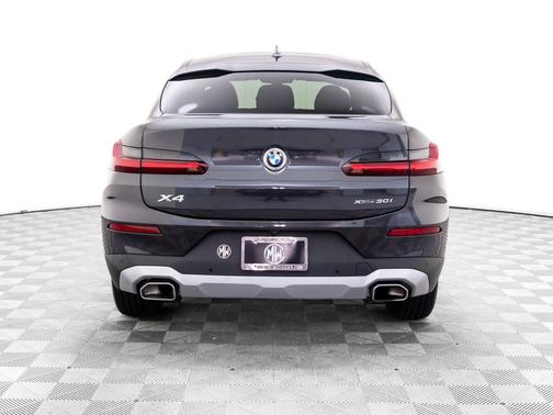 2025 BMW X4 xDrive30i