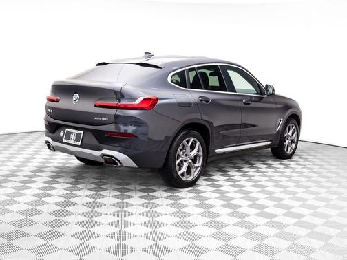 2025 BMW X4 xDrive30i