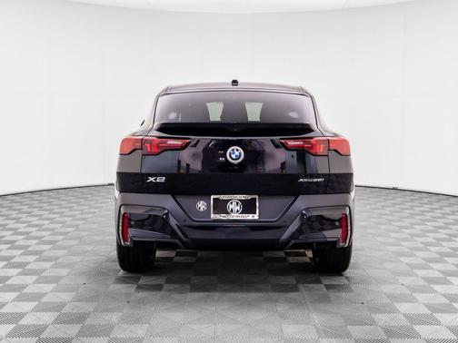 Black 2025 BMW X2 xDrive28i
