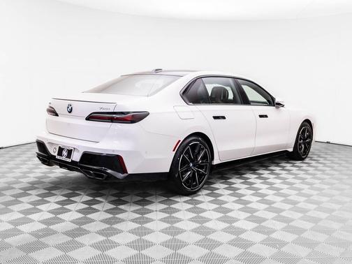 Alpine White 2026 BMW 760 xDrive