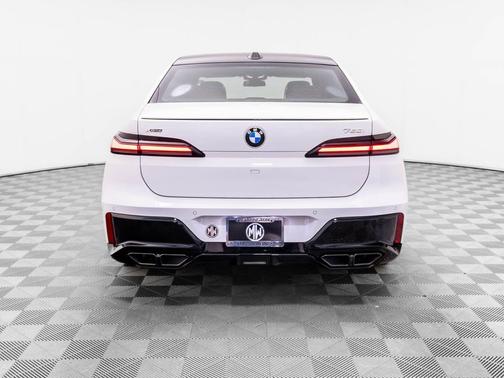 Alpine White 2026 BMW 760 xDrive