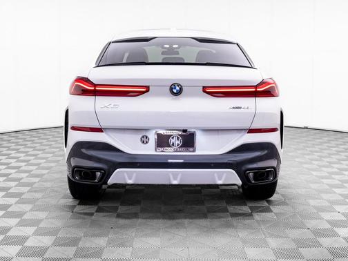 Alpine White 2027 BMW X6 xDrive40i