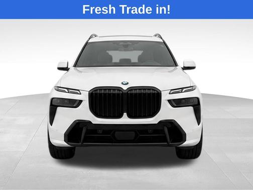 Mineral White Metallic 2023 BMW X7 xDrive40i