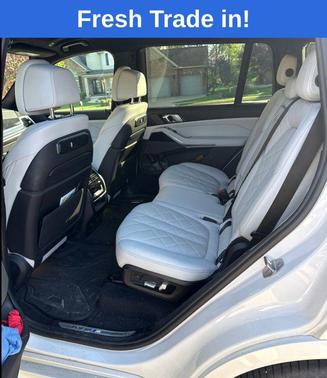 Mineral White Metallic 2023 BMW X7 xDrive40i