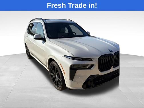 Mineral White Metallic 2023 BMW X7 xDrive40i