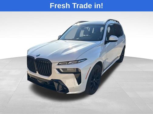 Mineral White Metallic 2023 BMW X7 xDrive40i