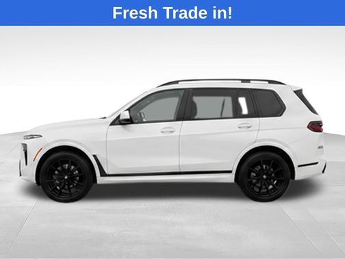 Mineral White Metallic 2023 BMW X7 xDrive40i