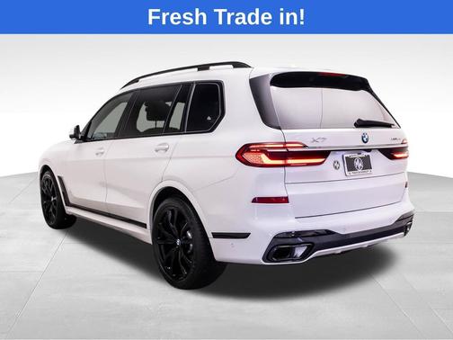 Mineral White Metallic 2023 BMW X7 xDrive40i
