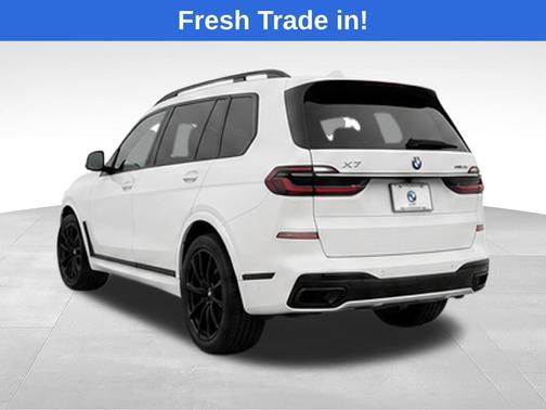 Mineral White Metallic 2023 BMW X7 xDrive40i