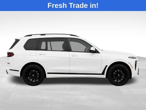 Mineral White Metallic 2023 BMW X7 xDrive40i